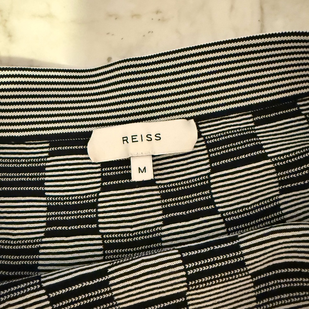 Reiss knit mini skirt - Picture 3 of 4